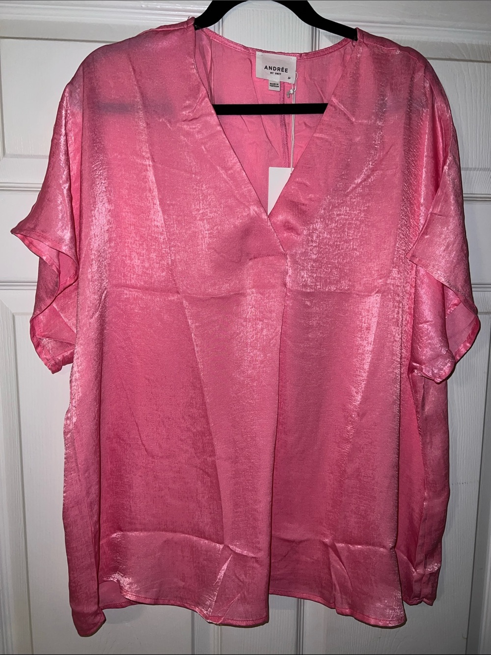 ANDREE BY UNIT Pink Satin V-Neck Short Sleeve Blouse